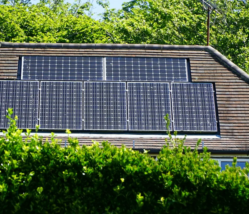 Photovoltaikmodule auf einem Ziegeldach